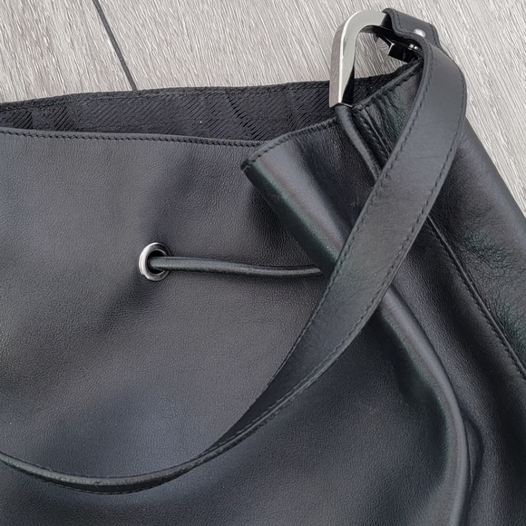 GUCCI Drawstring Bucket Bag - Picture 7 of 8